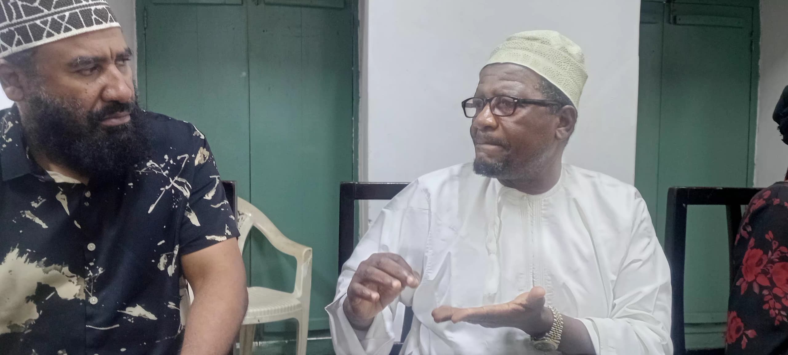 Picha ya jumuia ya Stone Town Forum — wanachama wakishiriki shughuli za jamii